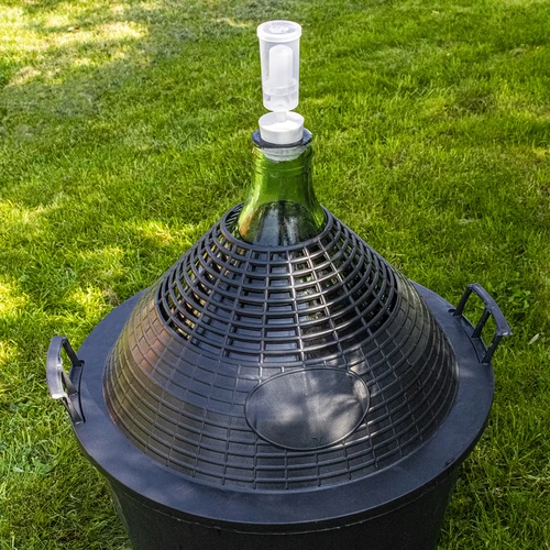 Balon za vino 34 L v plastičnem košu - 7