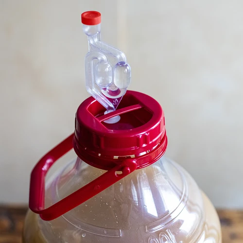 Lahek, nelomljiv balon za vino z ročajem, 20 L - 14