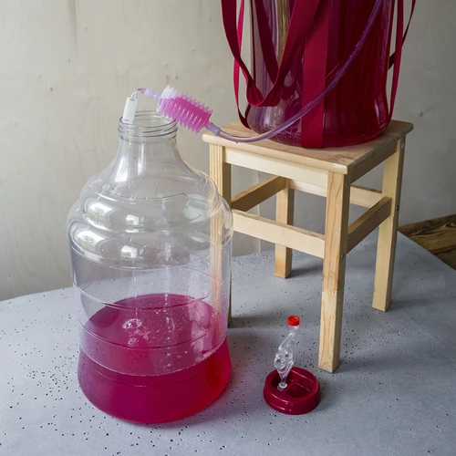 Lahka, nerazbitna damižana za vino z naramnicami, 25 L - 20